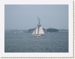 Statue of Liberty and Yacht from Staten Island Ferry * 2592 x 1944 * (1.05MB)